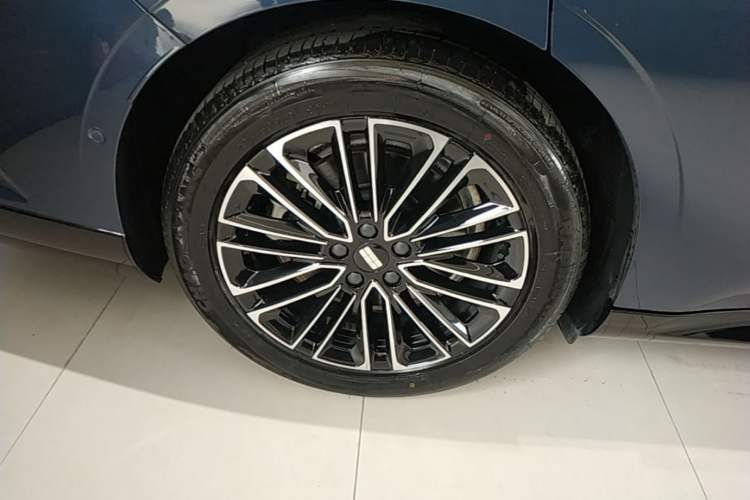 Used Geely Galaxy 8 2025 130km EM-i Prestige Edition Exterior 5