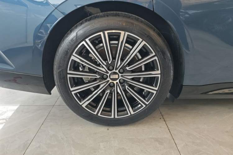 Used Geely Galaxy 8 2025 130km EM-P Starship Edition Exterior 5