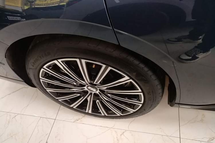 Used Geely Galaxy 8 2025 130km EM-P Starship Edition Exterior 5