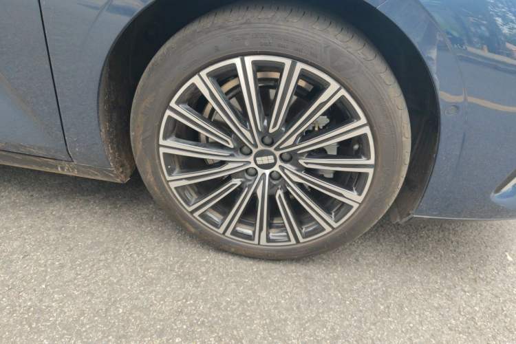 Used Geely Galaxy 8 2025 130km EM-P Exploration Edition Exterior 7