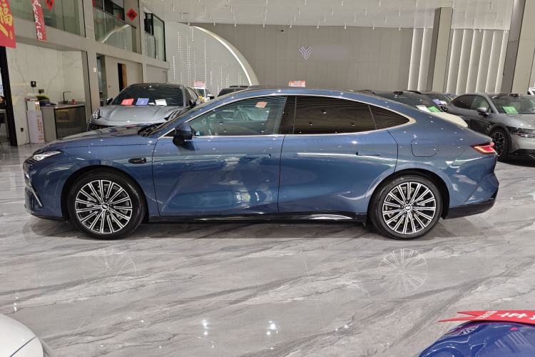 Used Geely Galaxy 8 2025 130km EM-i Flagship Edition Exterior 7