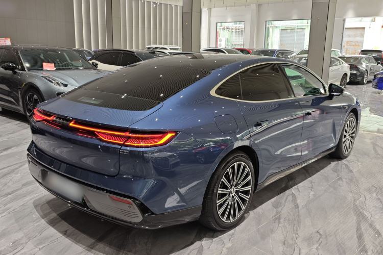 Used Geely Galaxy 8 2025 130km EM-i Flagship Edition Exterior 8