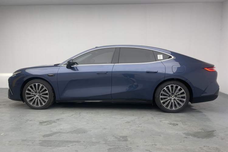 Used Geely Galaxy 8 2025 130km EM-P Starship Edition Exterior 8