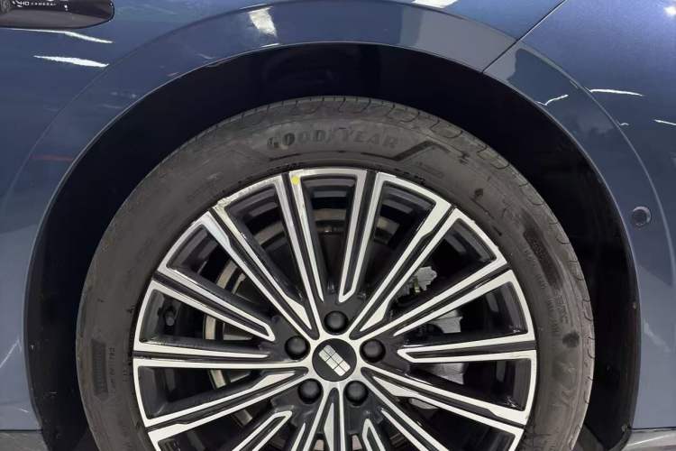 Used Geely Galaxy 8 2025 130km EM-P Starship Edition Exterior 9