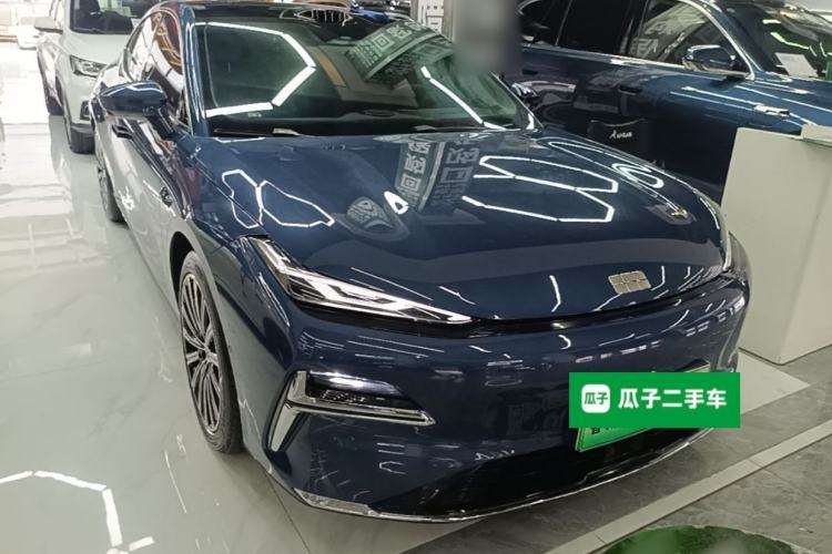 Used Geely Galaxy 8 2025 130km EM-P Starship Edition Front Right 45 Deg