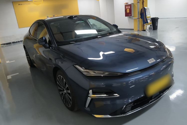 Used Geely Galaxy 8 2025 130km EM-P Starship Edition Front Right 45 Deg