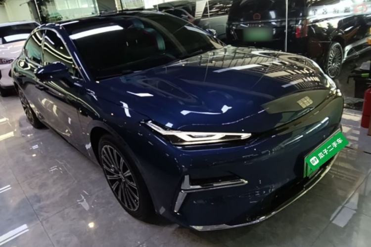 Used Geely Galaxy 8 2025 130km EM-i Flagship Edition Front Right 45 Deg