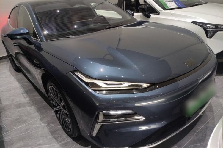 Used Geely Galaxy 8 2025 130km EM-i Flagship Edition Front Right 45 Deg