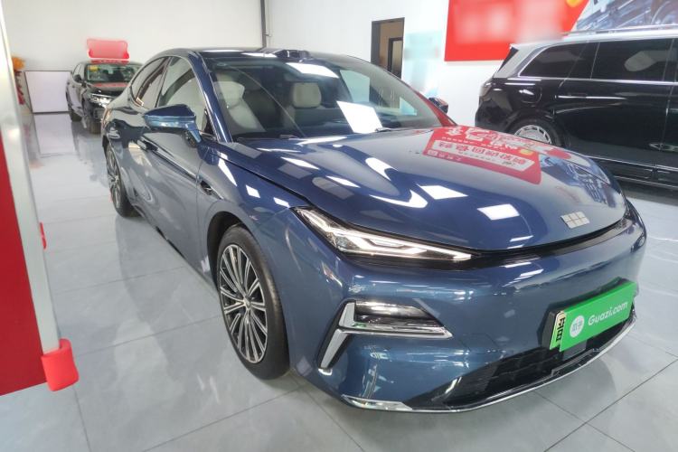Used Geely Galaxy 8 2025 130km EM-P Starship Edition Front Right 45 Deg