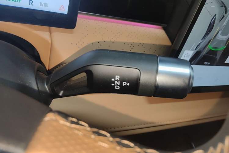 Used Geely Galaxy 8 2025 130km EM-P Starship Edition Gear Lever