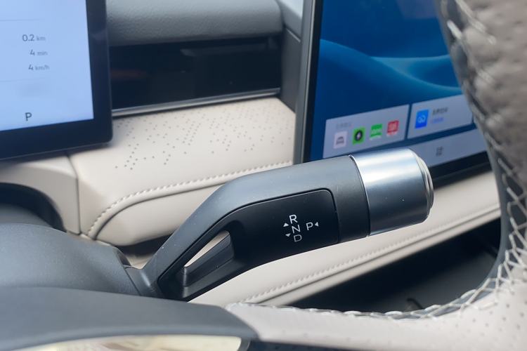 Used Geely Galaxy 8 2025 130km EM-i Flagship Edition Gear Lever