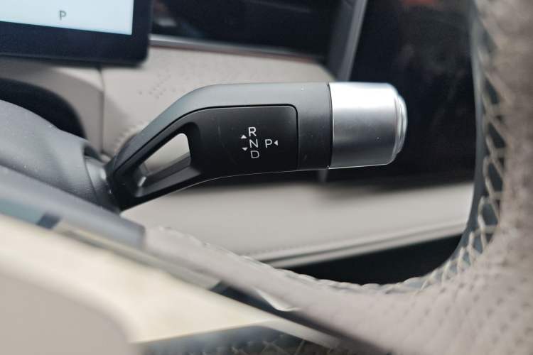Used Geely Galaxy 8 2025 130km EM-P Starship Edition Gear Lever