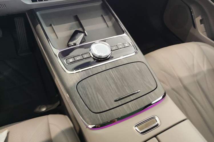 Used Geely Galaxy 8 2025 130km EM-i Flagship Edition Gear Lever