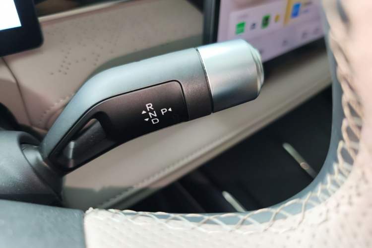 Used Geely Galaxy 8 2025 130km EM-P Starship Edition Gear Lever