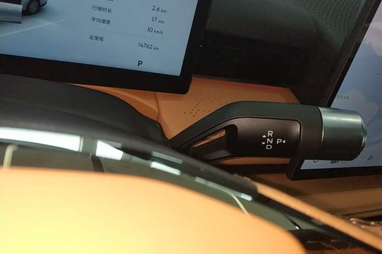Used Geely Galaxy 8 2025 130km EM-i Prestige Edition Gear Lever