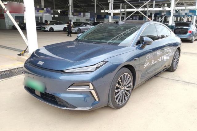 Used Geely Galaxy 8 2025 130km EM-P Starship Edition