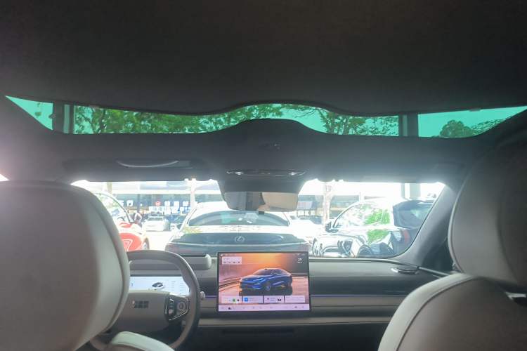 Used Geely Galaxy 8 2025 130km EM-P Starship Edition Headliner