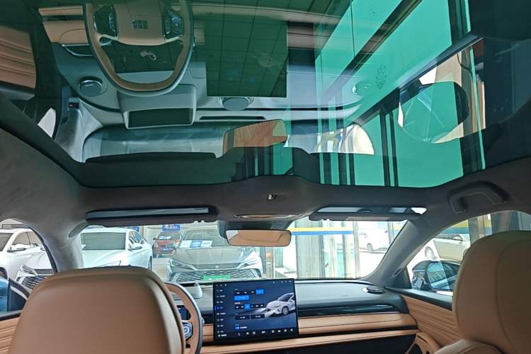 Used Geely Galaxy 8 2025 130km EM-i Flagship Edition Headliner