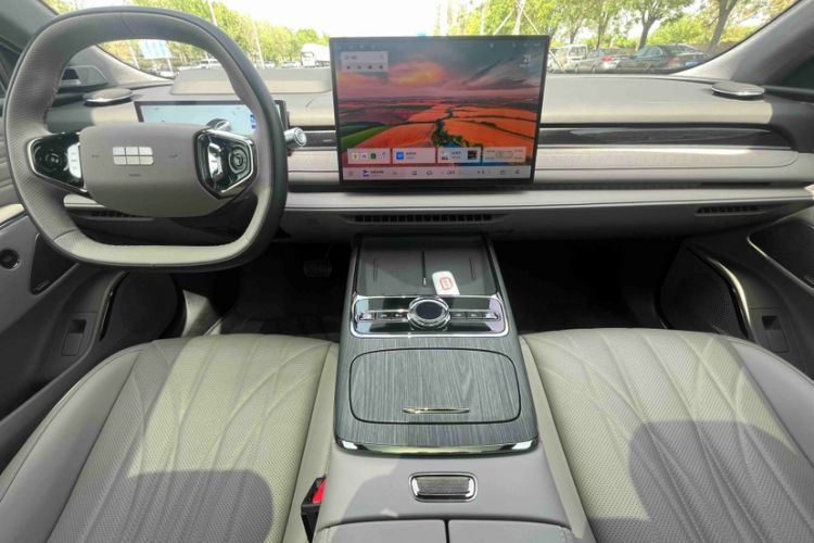 Used Geely Galaxy 8 2025 130km EM-P Starship Edition Interior 1