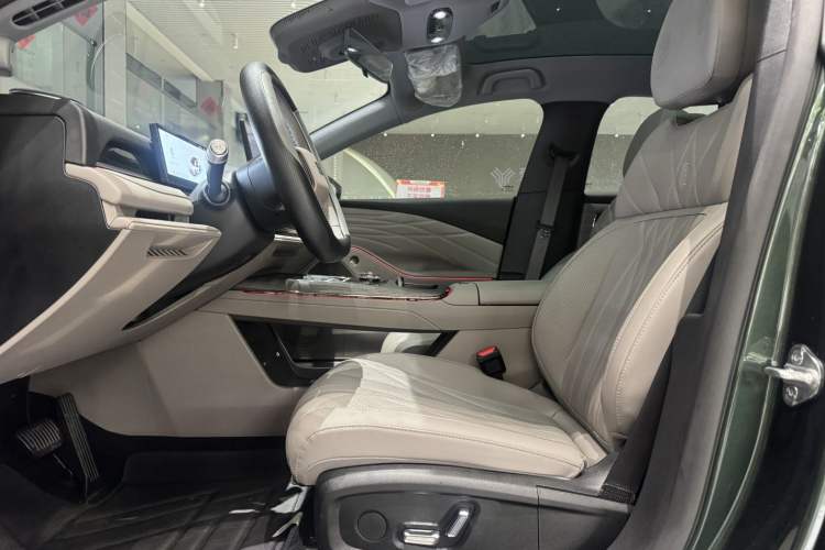 Used Geely Galaxy 8 2025 130km EM-i Deluxe Edition Interior 1
