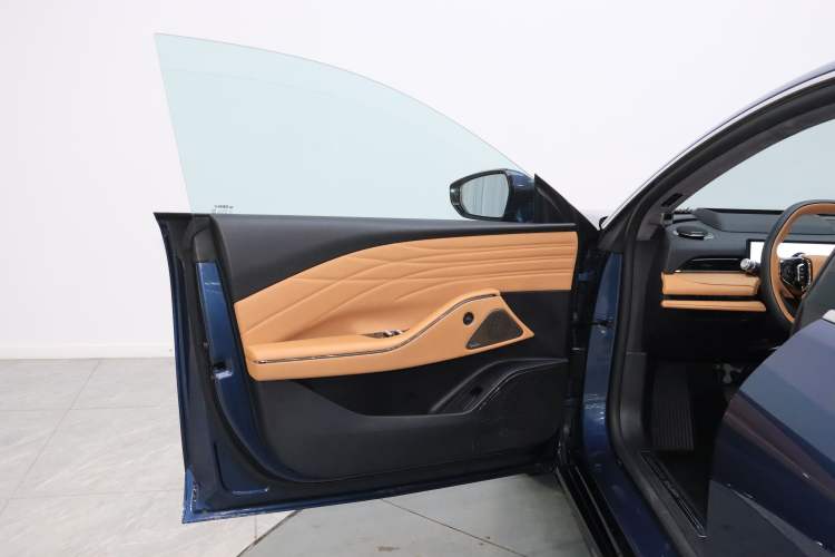 Used Geely Galaxy 8 2025 130km EM-P Starship Edition Interior 1