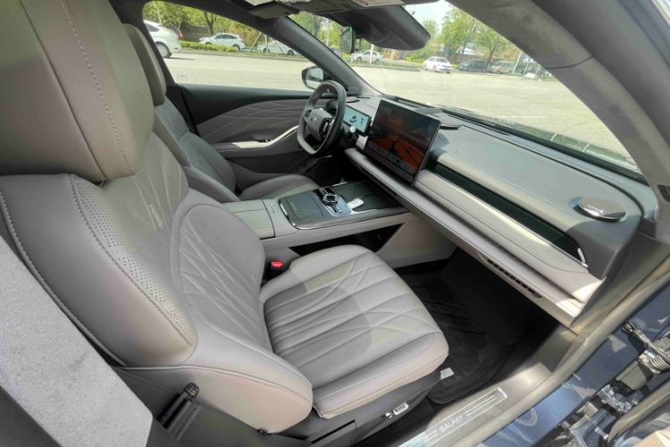 Used Geely Galaxy 8 2025 130km EM-P Starship Edition Interior 11