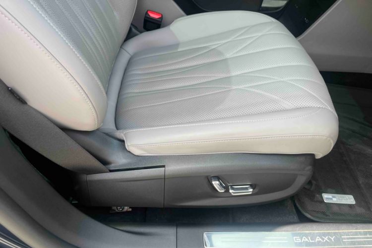 Used Geely Galaxy 8 2025 130km EM-P Starship Edition Interior 12