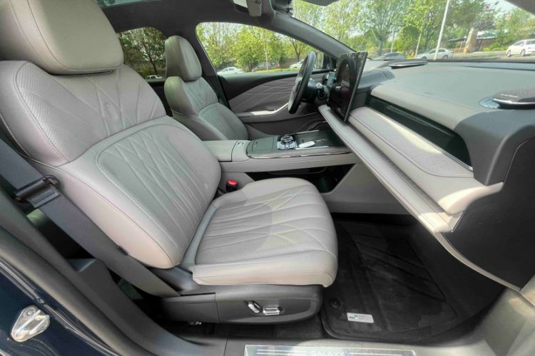 Used Geely Galaxy 8 2025 130km EM-P Starship Edition Interior 13