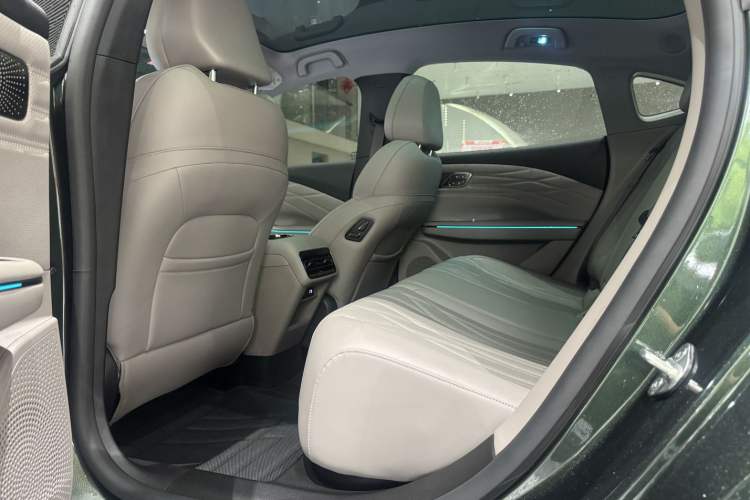 Used Geely Galaxy 8 2025 130km EM-i Deluxe Edition Interior 2