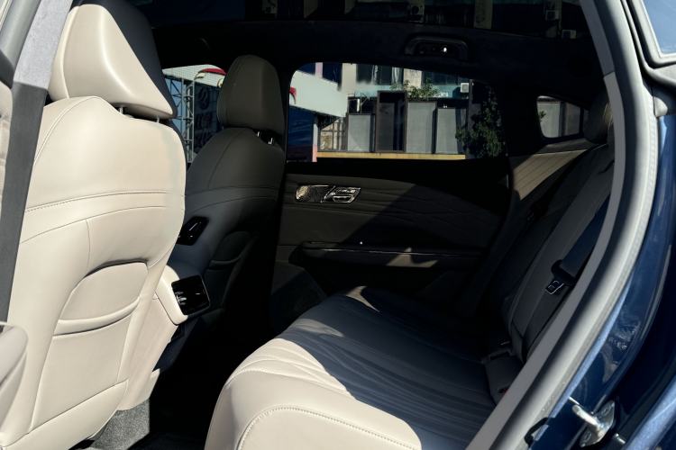 Used Geely Galaxy 8 2025 130km EM-P Exploration Edition Interior 3