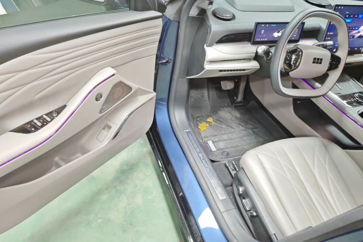 Used Geely Galaxy 8 2025 130km EM-P Starship Edition Interior 3