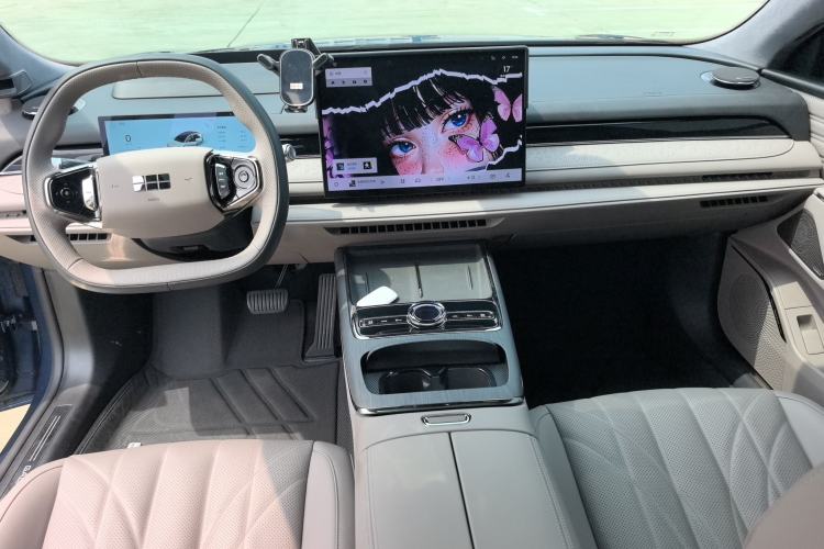 Used Geely Galaxy 8 2025 130km EM-P Starship Edition Interior 3