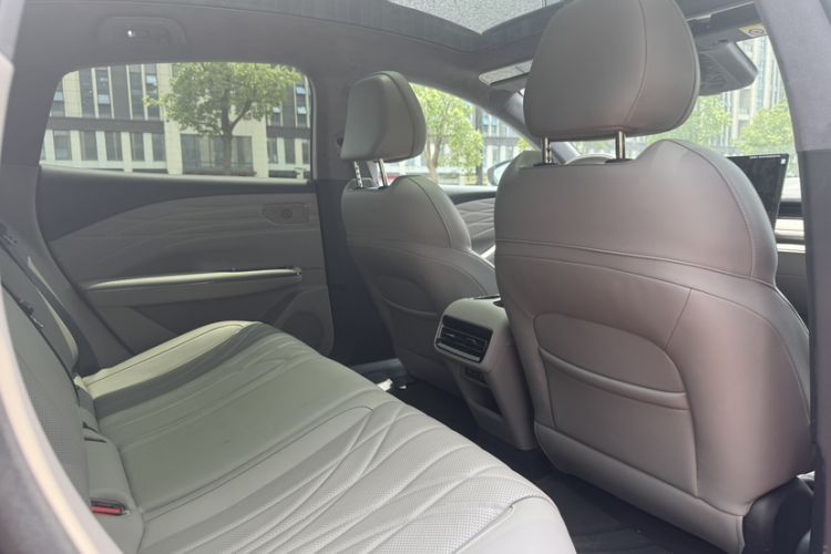 Used Geely Galaxy 8 2025 130km EM-P Starship Edition Interior 3