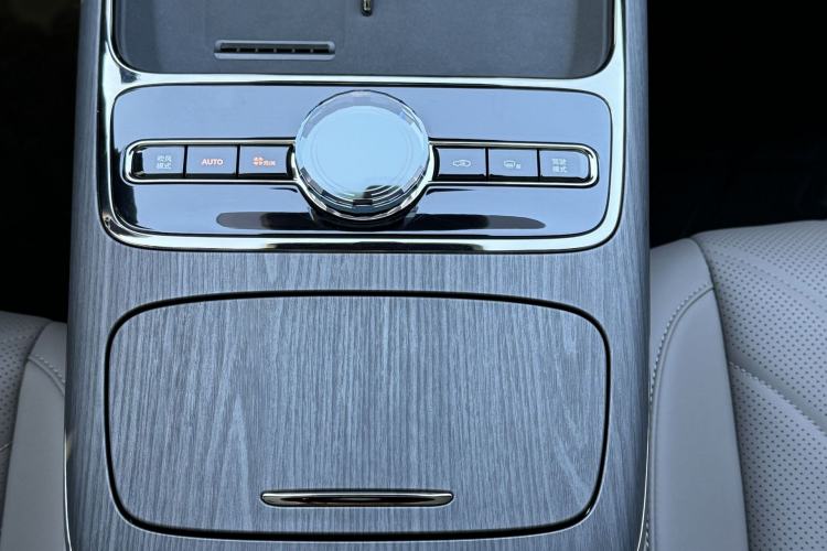 Used Geely Galaxy 8 2025 130km EM-P Exploration Edition Interior 4