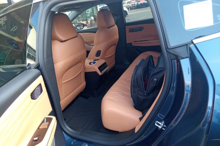 Used Geely Galaxy 8 2025 130km EM-i Prestige Edition Interior 4