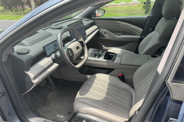 Used Geely Galaxy 8 2025 130km EM-P Starship Edition Interior 4