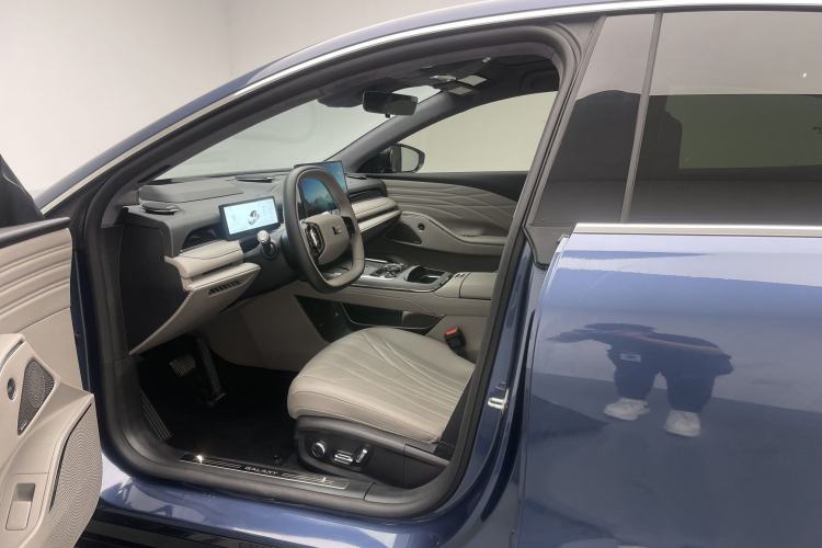 Used Geely Galaxy 8 2025 130km EM-P Starship Edition Interior 4
