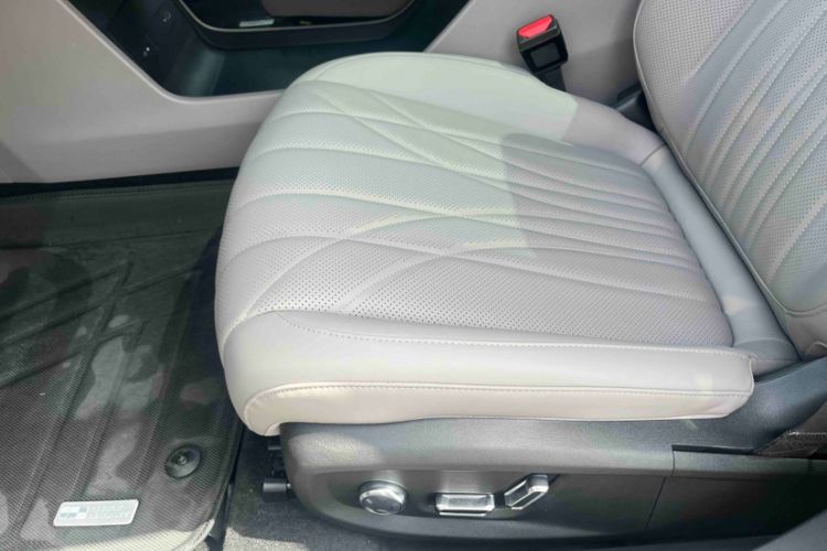 Used Geely Galaxy 8 2025 130km EM-P Starship Edition Interior 7