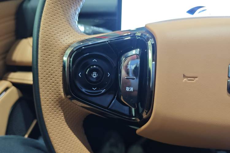 Used Geely Galaxy 8 2025 130km EM-i Flagship Edition Interior 8