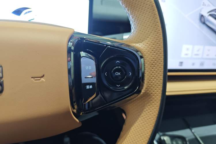 Used Geely Galaxy 8 2025 130km EM-i Flagship Edition Interior 9