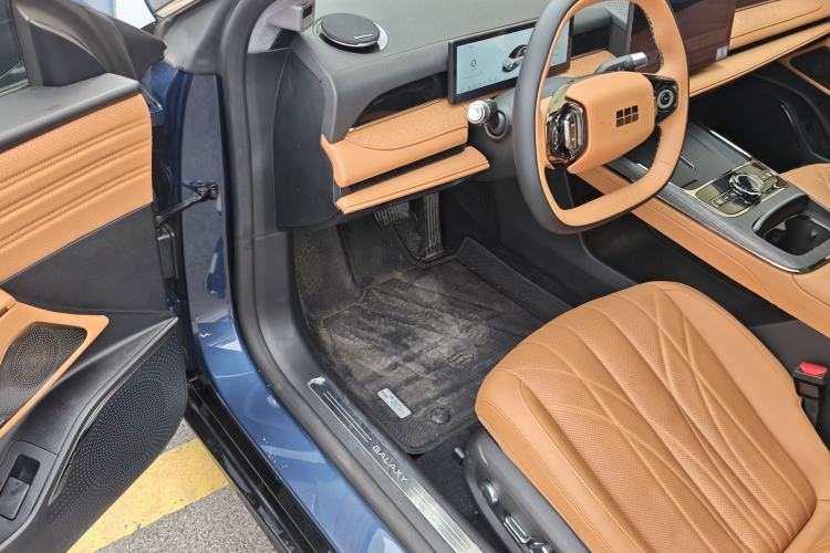 Used Geely Galaxy 8 2025 130km EM-P Exploration Edition Interior 9