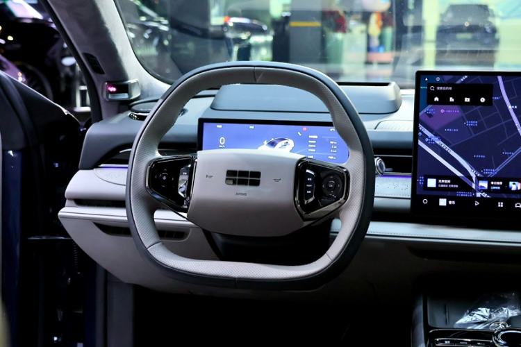 Used Geely Galaxy 8 2025 130km EM-i Flagship Edition Interior 9