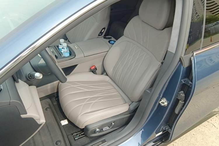 Used Geely Galaxy 8 2025 130km EM-i Flagship Edition Left Front Seat