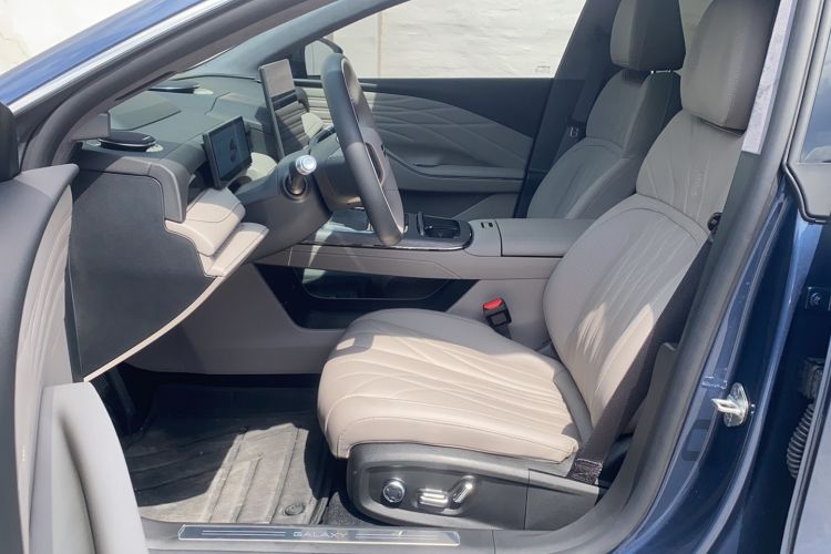 Used Geely Galaxy 8 2025 130km EM-i Flagship Edition Left Front Seat