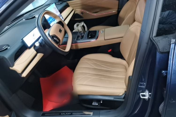 Used Geely Galaxy 8 2025 130km EM-i Prestige Edition Left Front Seat