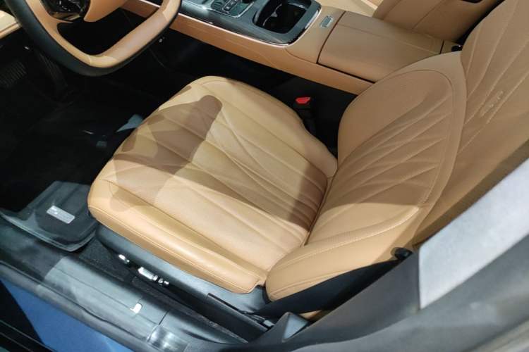 Used Geely Galaxy 8 2025 130km EM-i Flagship Edition Left Front Seat