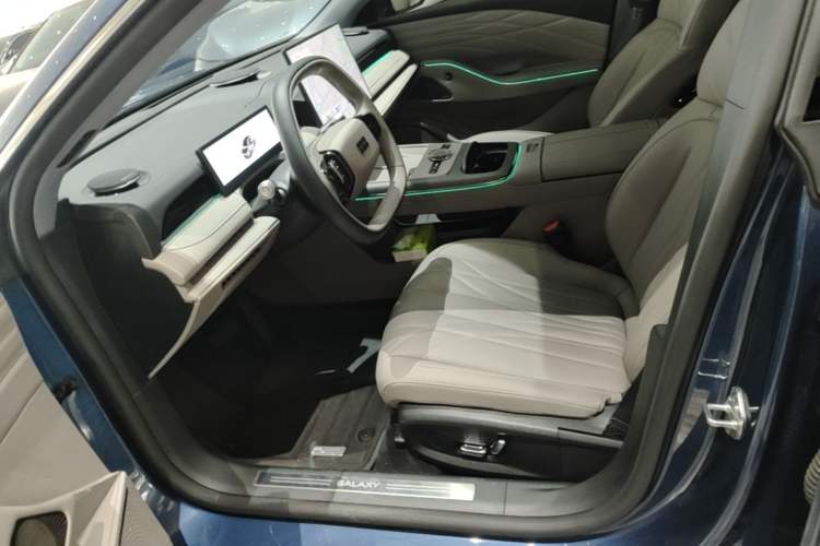 Used Geely Galaxy 8 2025 130km EM-i Deluxe Edition Left Front Seat