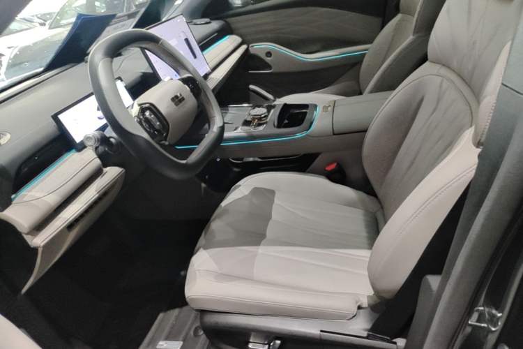 Used Geely Galaxy 8 2025 130km EM-i Deluxe Edition Left Front Seat