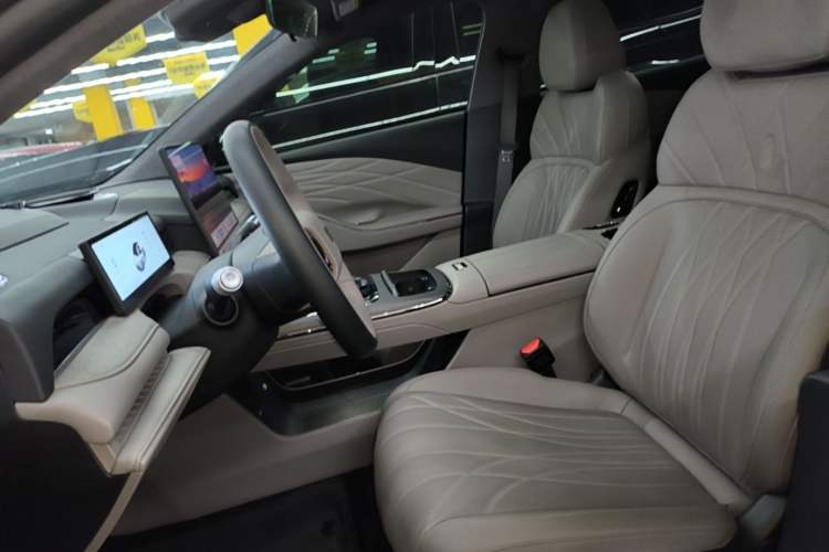 Used Geely Galaxy 8 2025 130km EM-P Starship Edition Left Front Seat