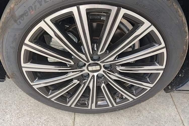 Used Geely Galaxy 8 2025 130km EM-P Starship Edition Left Front Wheel Hub